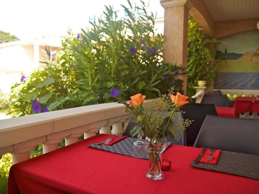Le Grand Jardin Hotel Aujargues ภายนอก รูปภาพ